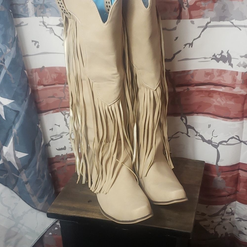Fringe boots